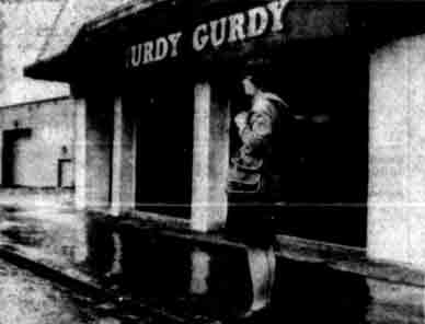 Hurdy Gurdy Town Head Glasgow 1979